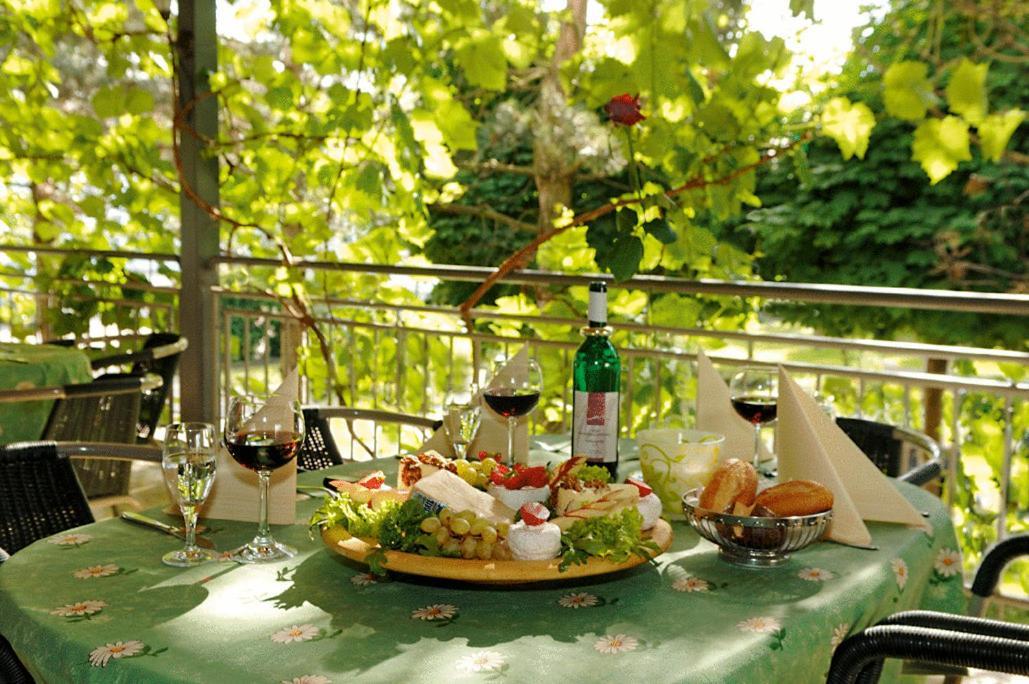 Eichenhof Hotel Gbr Eislingen Ngoại thất bức ảnh