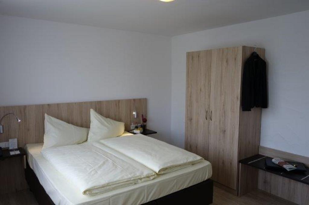 Eichenhof Hotel Gbr Eislingen Ngoại thất bức ảnh