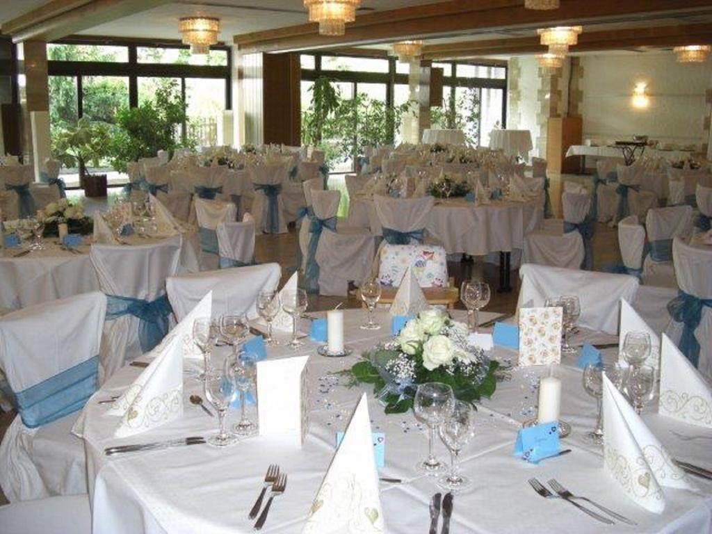 Eichenhof Hotel Gbr Eislingen Ngoại thất bức ảnh